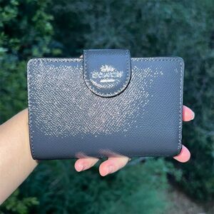 COACH Women's Medium Corner Zip Wallet Shiny Blue Crossgrain Leather w Silver